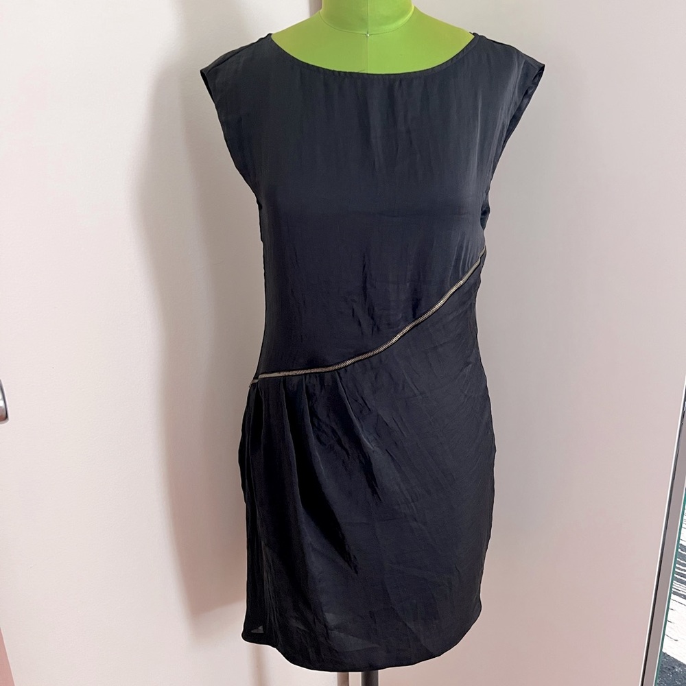 Zara Basic dress with zipper detail Size M